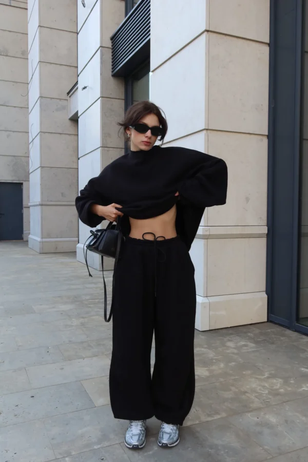 Костюм жіночий чорного кольору oversize