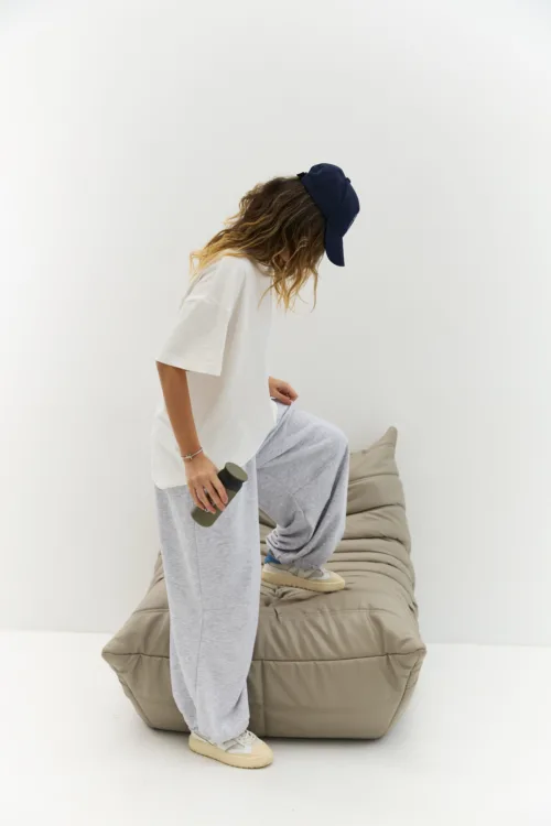 Джогери жіночі oversized сірого кольору на затяжках