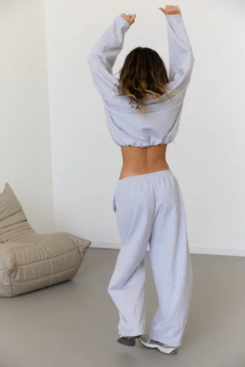 Штани жіночі сірого кольору з вишивкою oversize