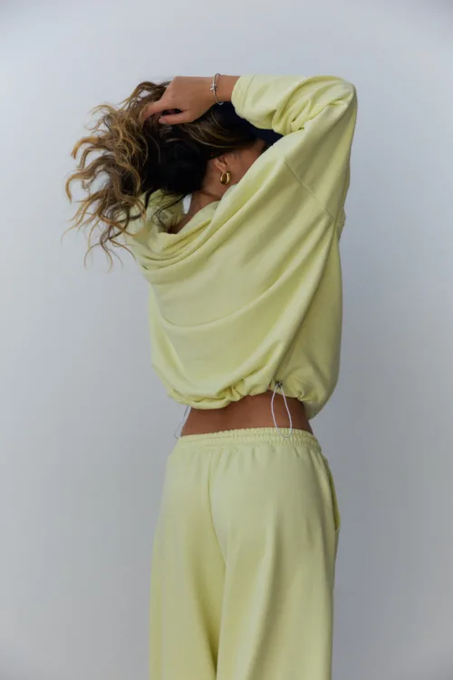 Костюм жіночий поло лимонного кольору з вишивкою oversize