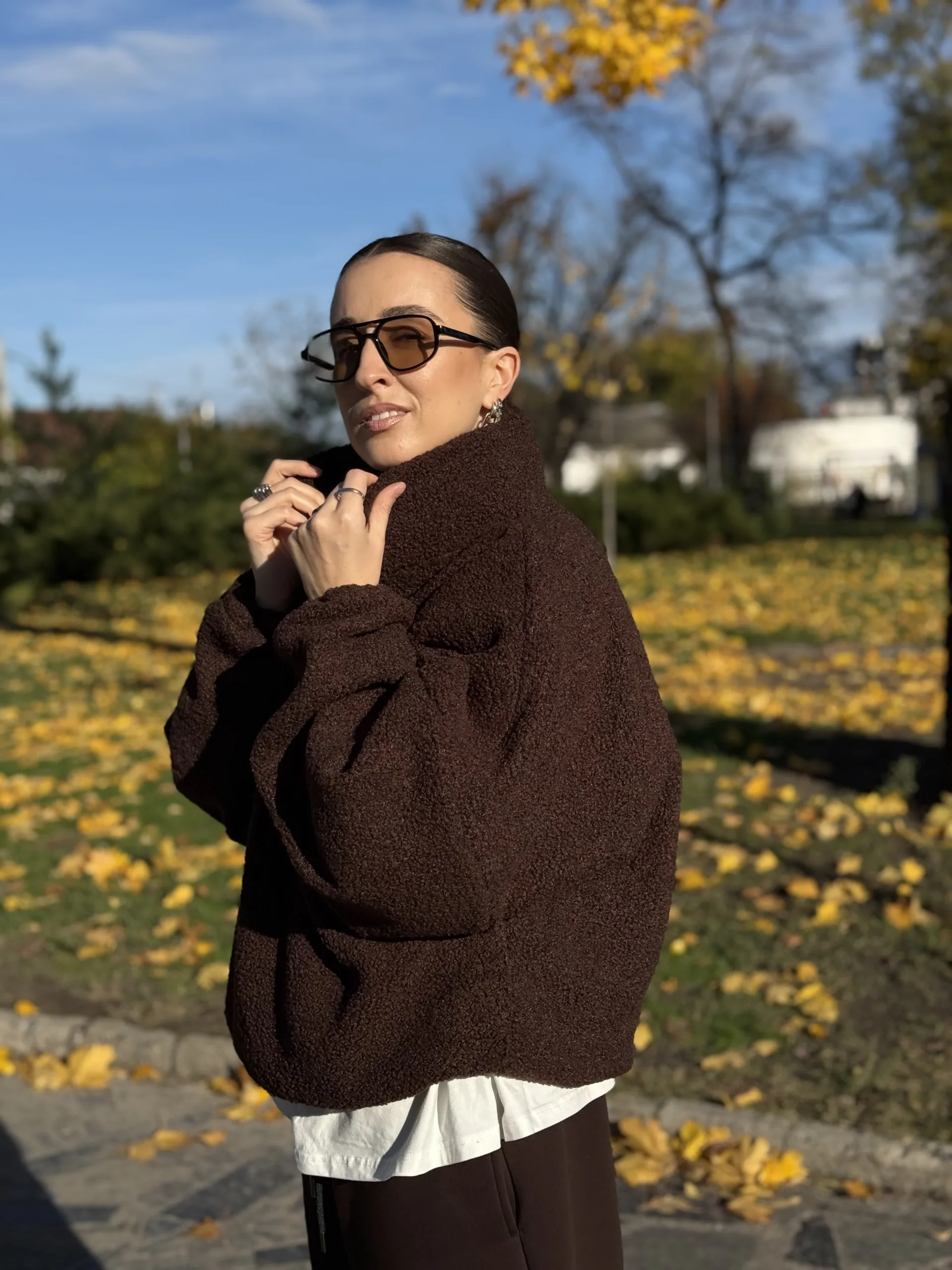 Світшот шоколадного кольору від Romanova на підкладці, розмір one size. Довжина 70 см, рукав 79 см. Виробництво Україна. - IMG_4731 Світшот жіночий шоколадний на підкладці one size Romanova - Світшот жіночий шоколадного кольору на підкладці one size — фото 5