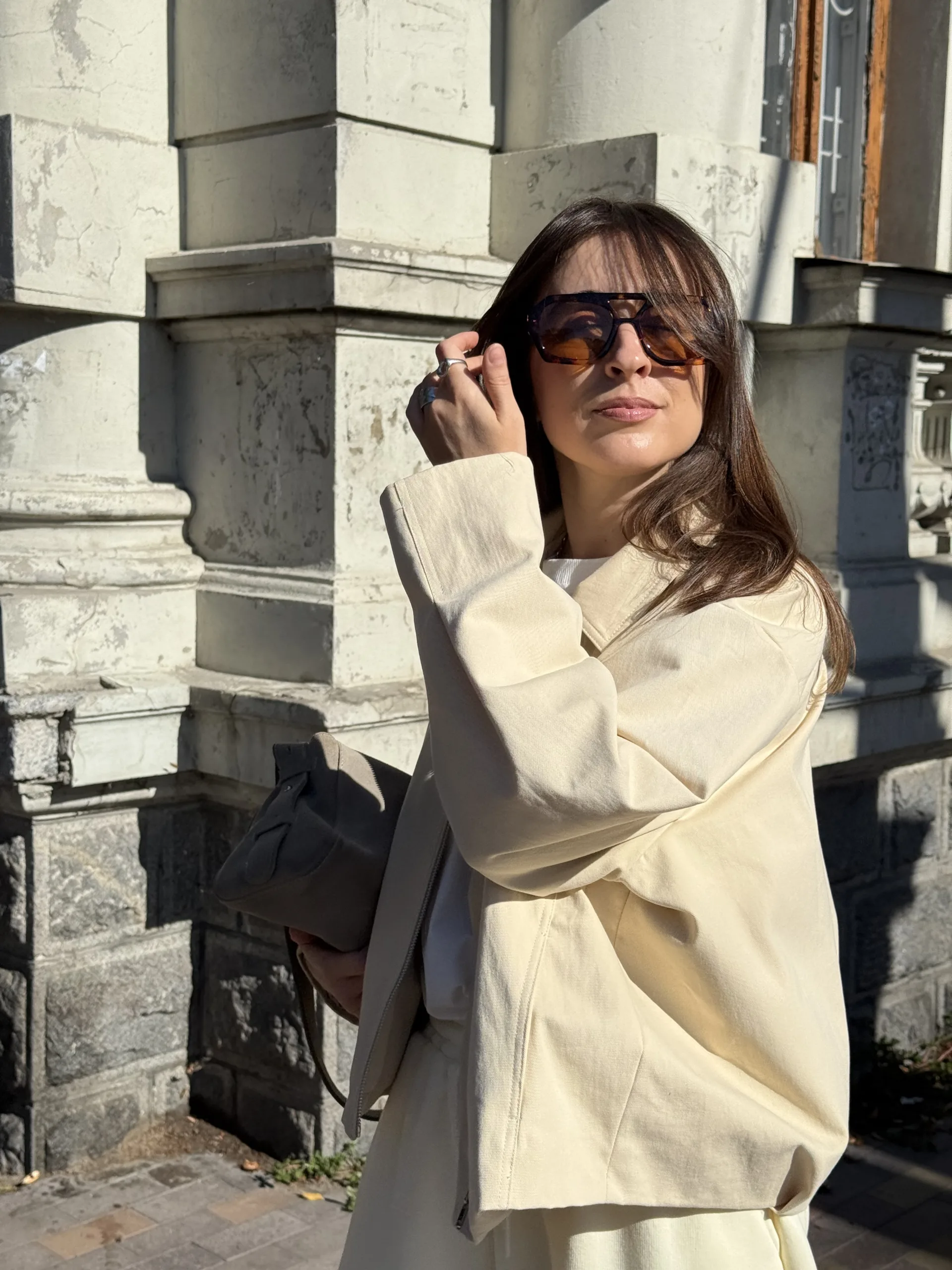 Демісезонний бомбер кольору масло від Romanova з щільного котону на підкладці. Розміри XS/S та M/L. Також є у шоколадному кольорі. Виробництво Україна. - IMG_0930 Бомбер жіночий колір масло котон на підкладці демісезонний - Бомбер жіночий демісезонний кольору масло з котону на підкладці — фото 6